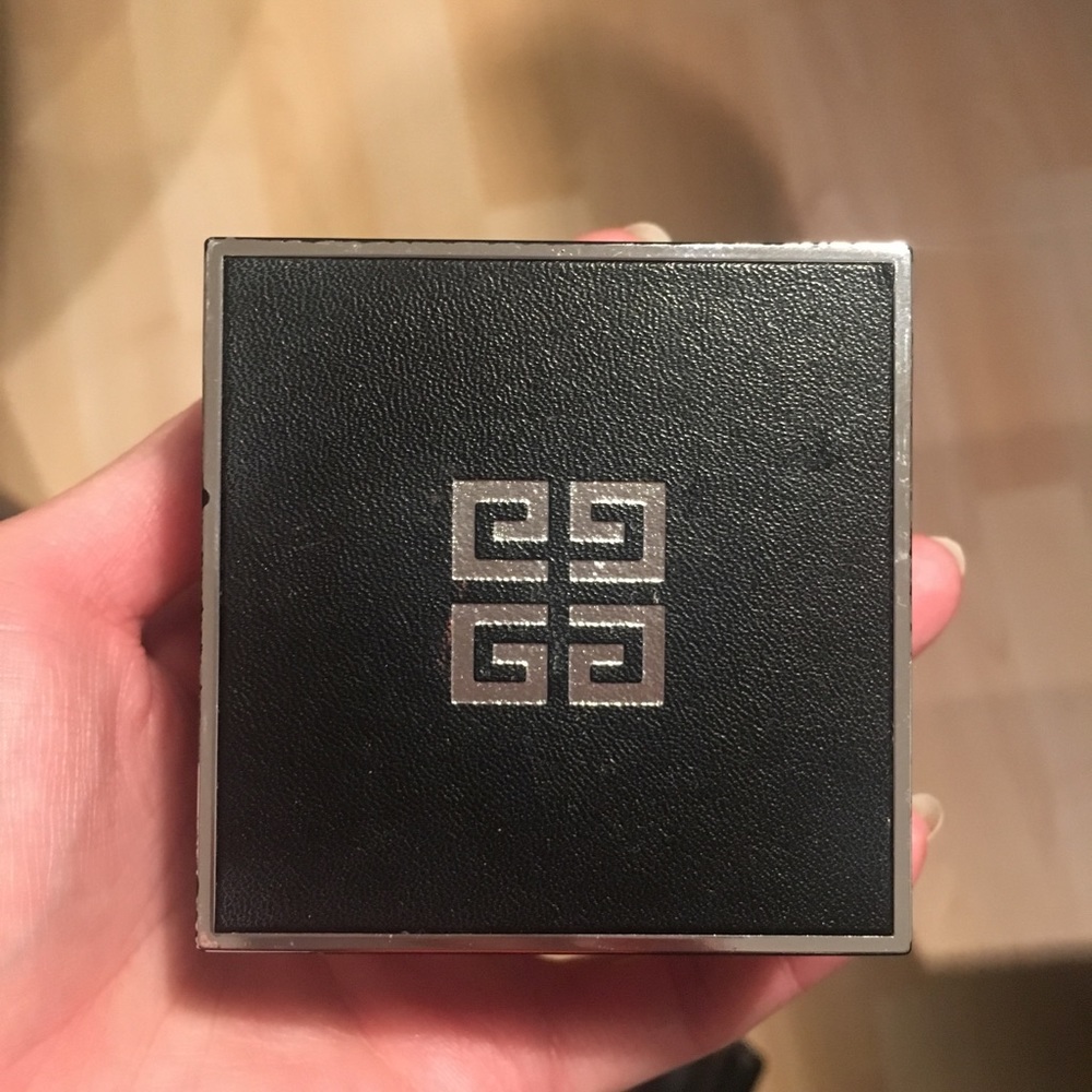Givenchy Prisme Libre loose powder