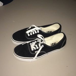 Black Vans Authentics