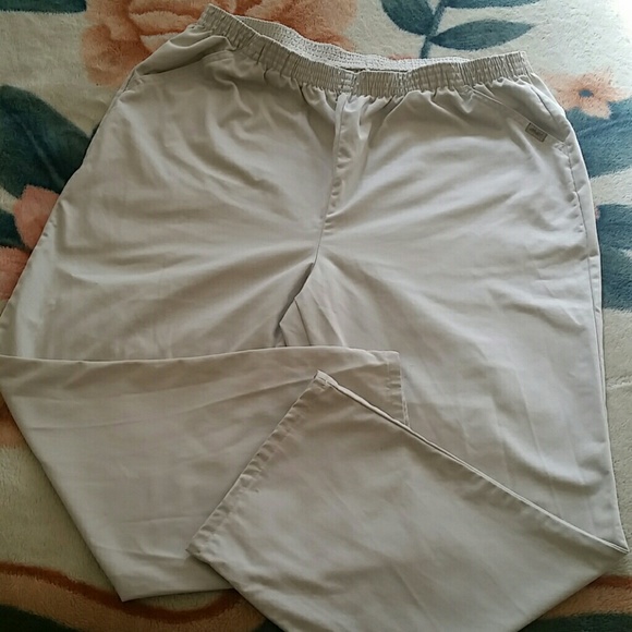 Half- Length Chic cream-colored jeans - Picture 2 of 2