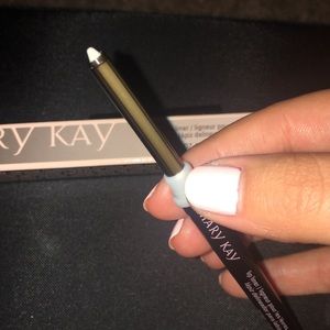 Mary Kay lip liner