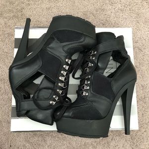Rihanna for River Island Cut Out Boots, Size US 9