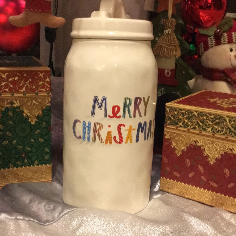 NWT RAE DUNN MERRY CHRISTMAS CANISTER