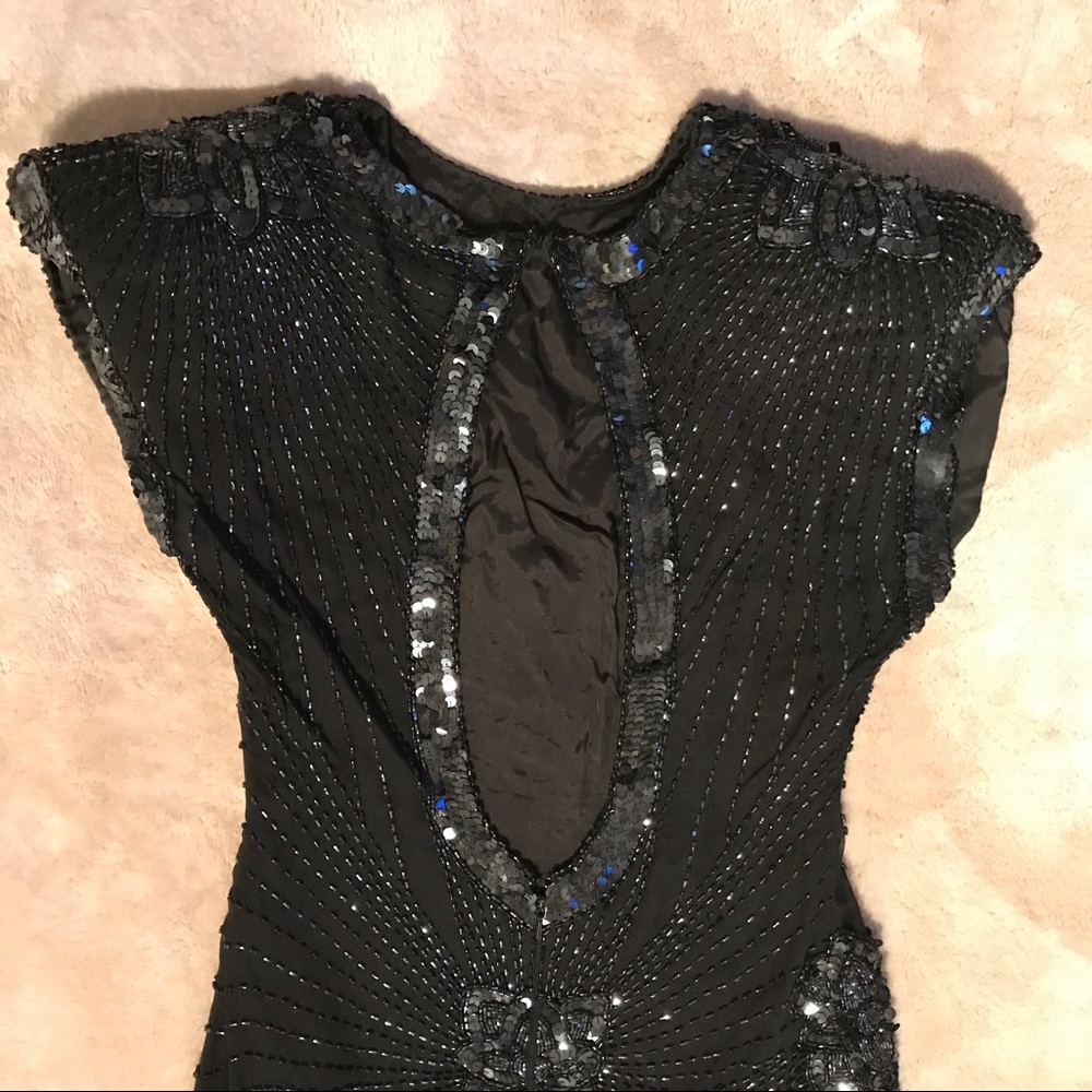 Beaded silk gown - Picture 2 of 8