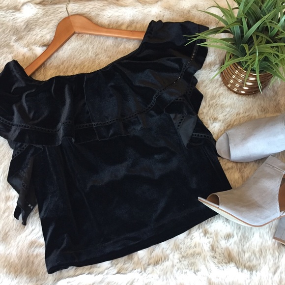 3 for $25 SALE Rachel Zoe Velvet Off Shoulder Top - Picture 6 of 8