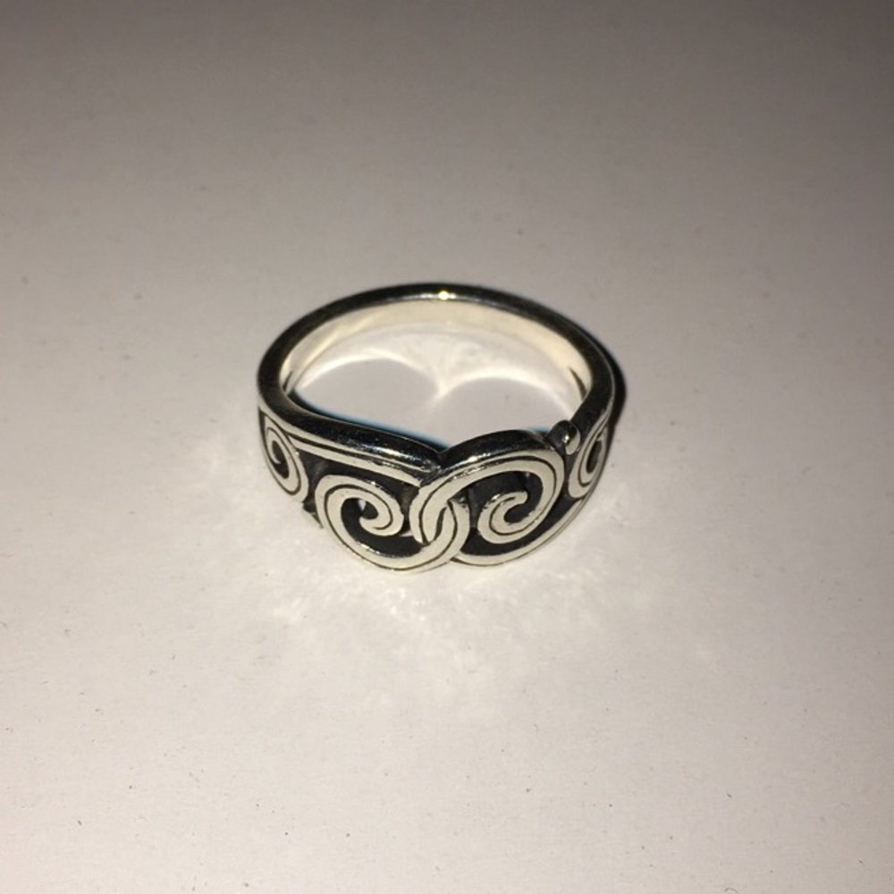 GENTLE WAVE RING SIZE 6