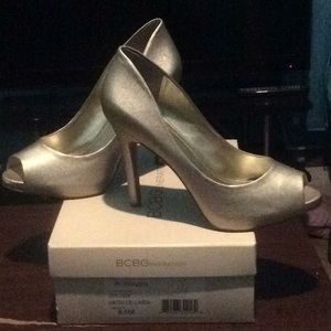 Bcbggeneration peep toe pumps
