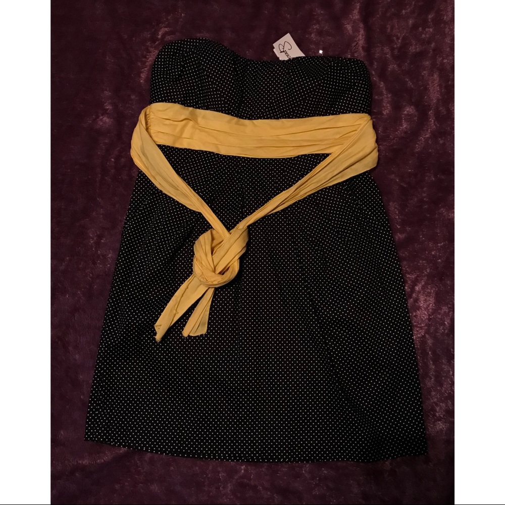 Strapless polka dot mini dress with yellow strap