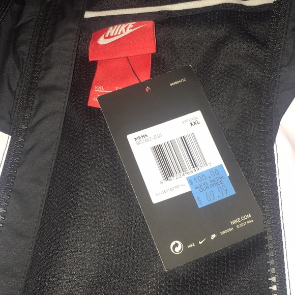 Selling brand new windbreak never ever worn. - Picture 5 of 7