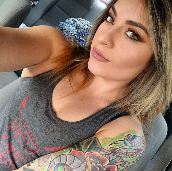 Meet your Posher! - Picture 4 of 4