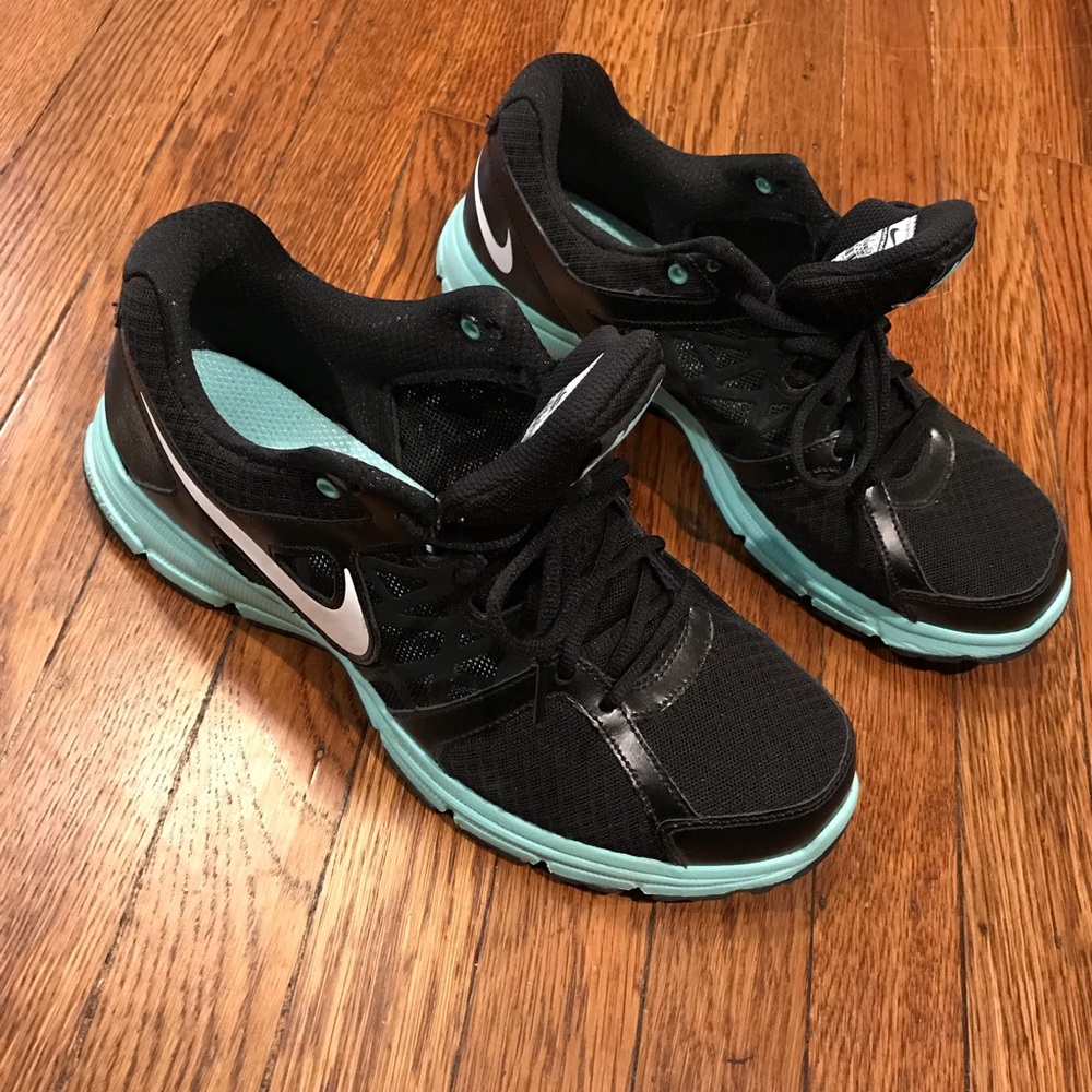 Nike lunar size 11 women or men size 9