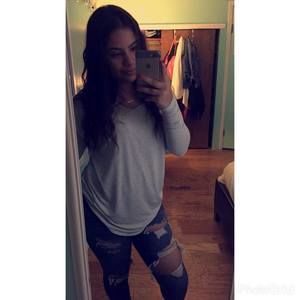 Meet your Posher, Roxana