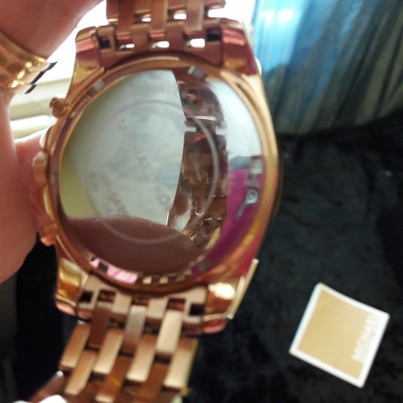 Authentic Michael Kors Chronagraph - Picture 2 of 9