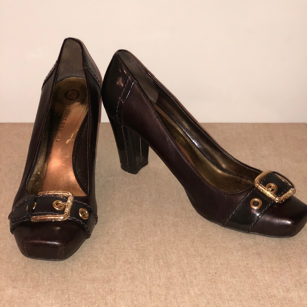 Audrey Brooke Brown pump with buckle detail