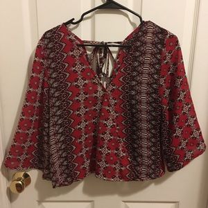 Super cute flowy blouse