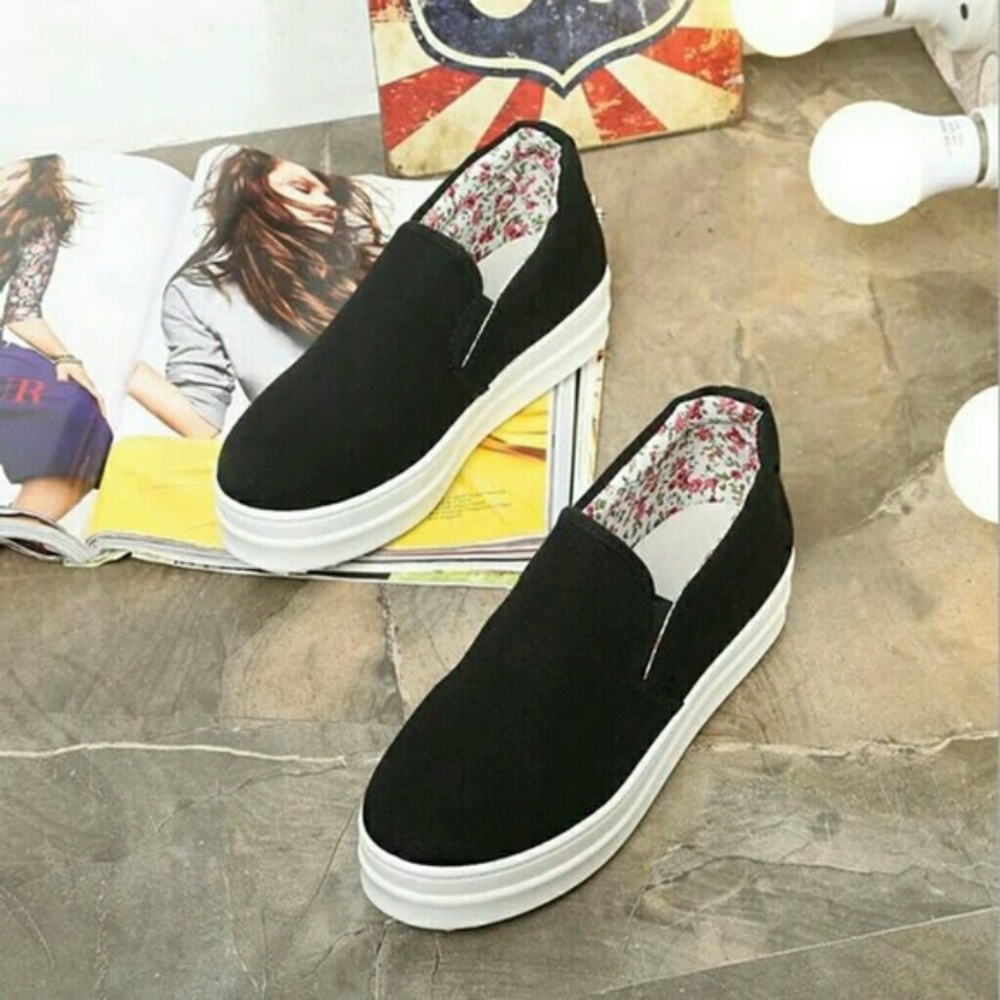 Black Canvas Platform Slip on Sneakers 6.5 NEW - Picture 4 of 6
