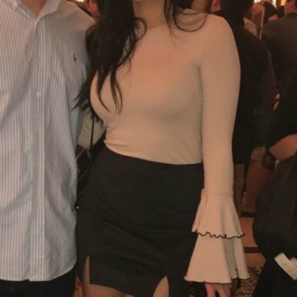 Bell sleeve top