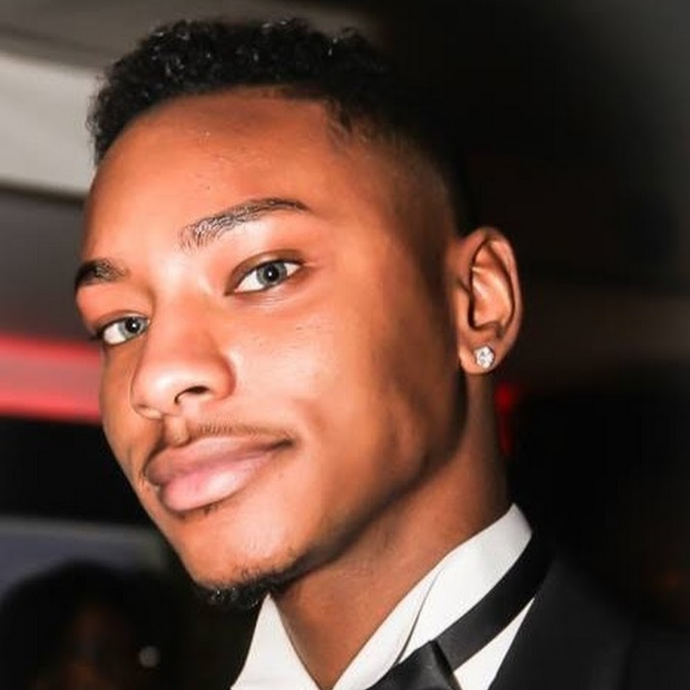 Hey fashionfanatics, Dion here! Check out me out!
