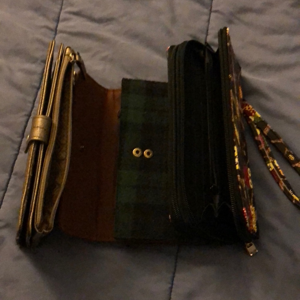 Wallets - Picture 3 of 3