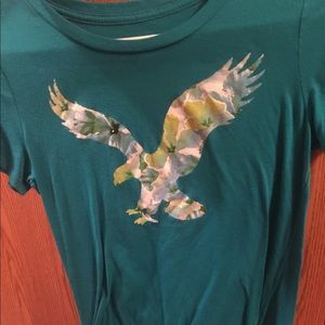 American Eagle tshirt