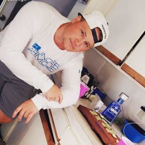 Meet your Posher, Lukr