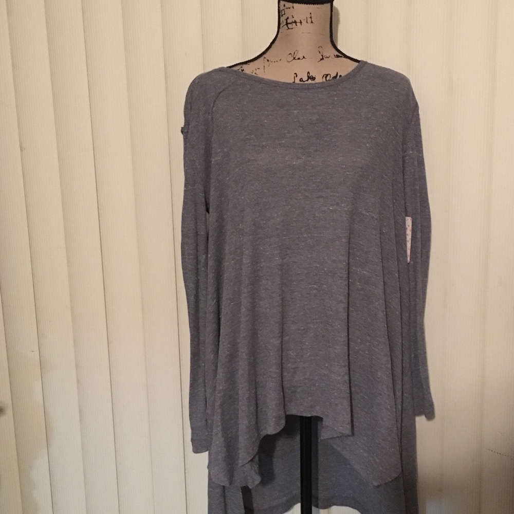 Brand New, Never Worn FREE PEOPLE TUNIC GREY TOP