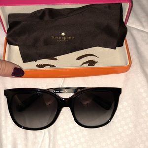 In perfect condition kate spade sunglasses