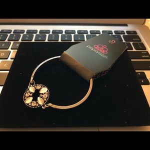 Silver Bracelet w/white gemstones