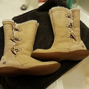 born shearling boots