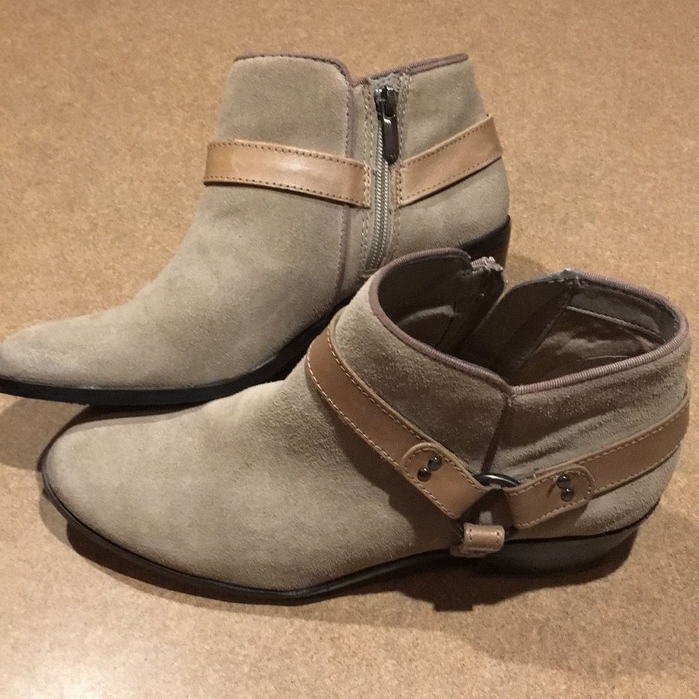 SAM EDELMAN TAUPE BOOTIES