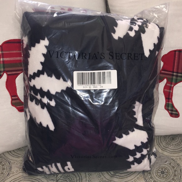 PINK Cozy Blanket & Velvet Slipper - Picture 4 of 6