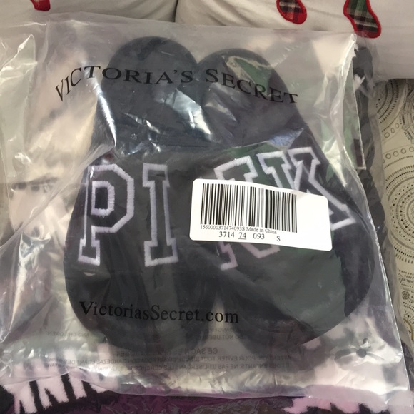 PINK Cozy Blanket & Velvet Slipper - Picture 6 of 6