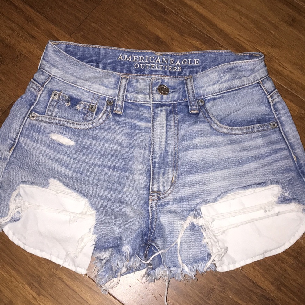 American Eagle Highwaisted shorts