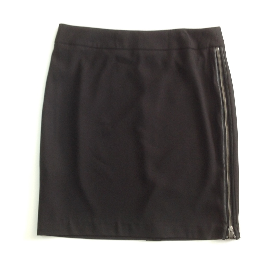 Black Midi skirt with side zipper
