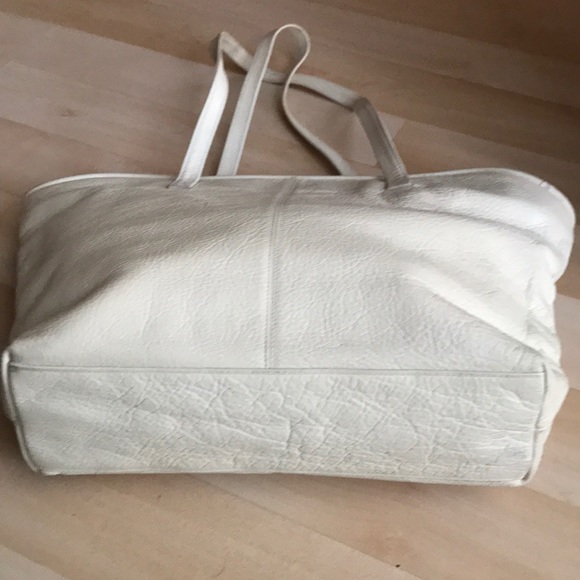 Courtenay Bags Vintage Cream Courtenay Pebbled Leather Purse Poshmark