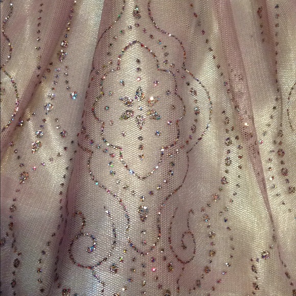Princess dress! - Picture 2 of 5