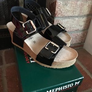 Mephisto Lissandra black patent leather brand new