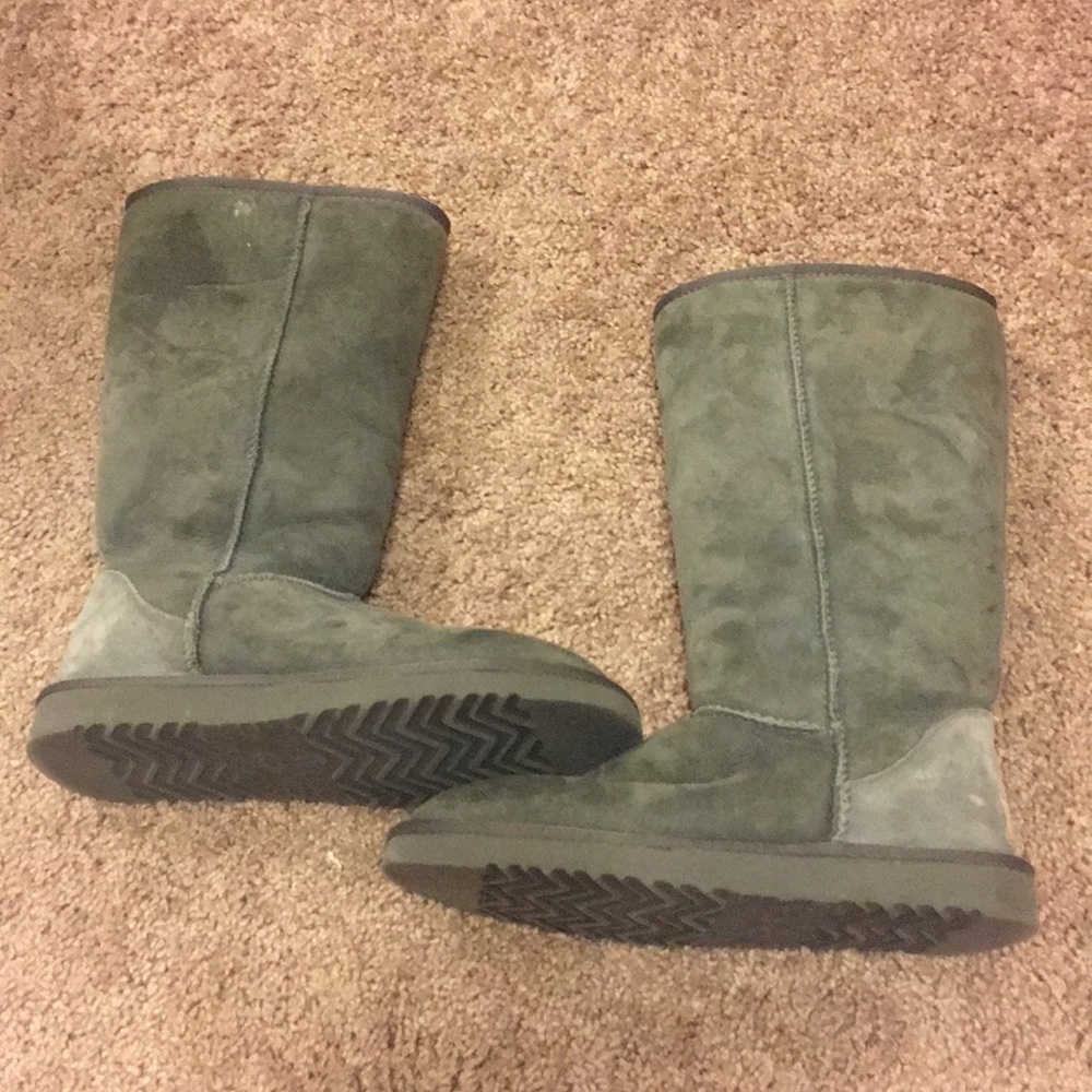 Gray Uggs
