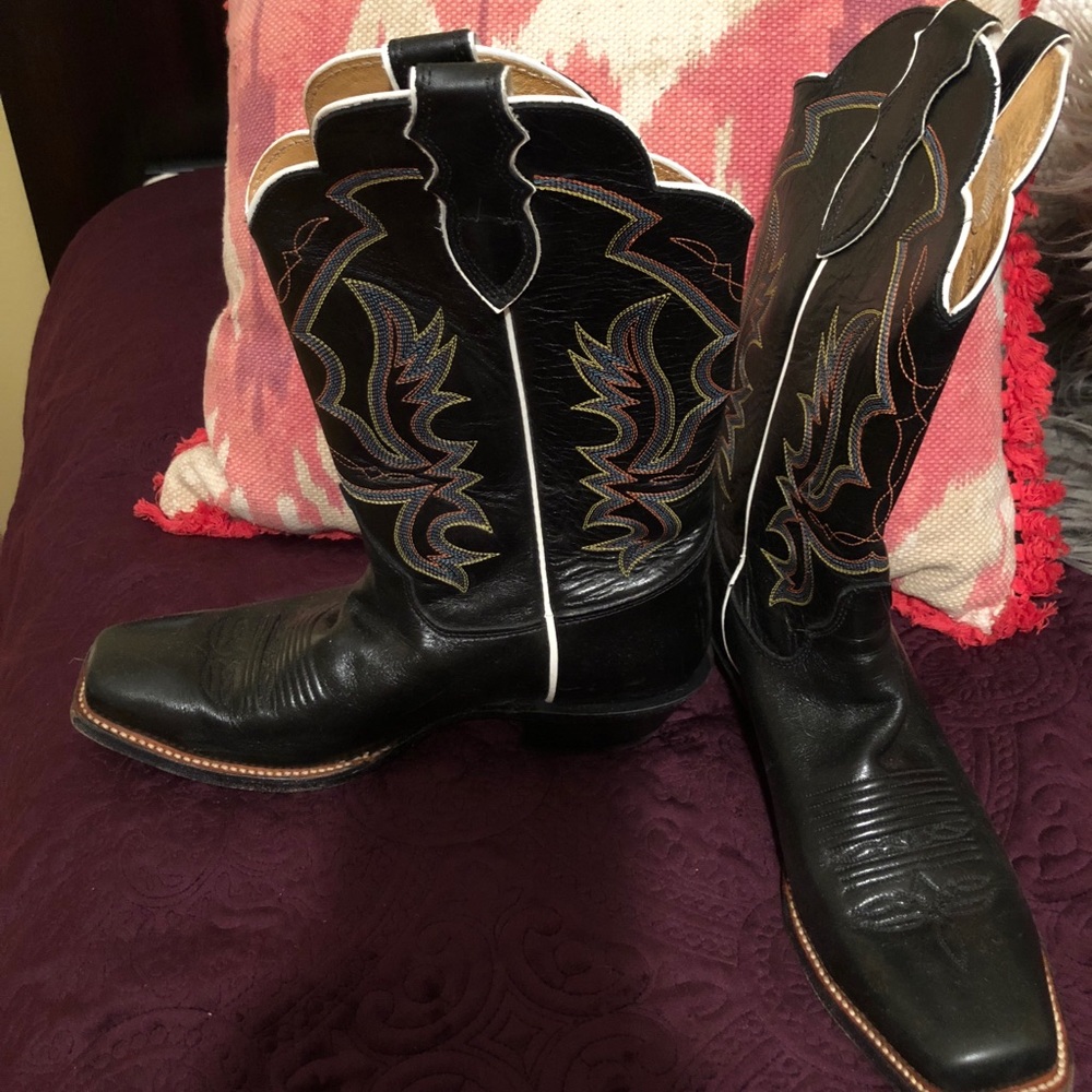 Justin’s cowboy boots