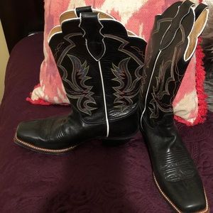 Justin’s cowboy boots