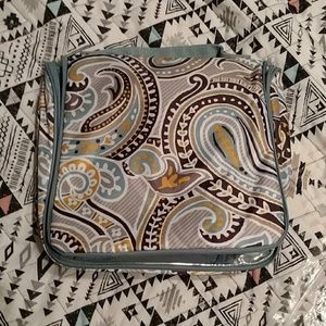 Hanging Traveler Case Thirty-one