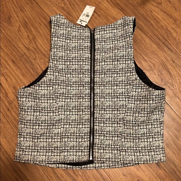 Express Top & Skirt Set - Picture 3 of 3