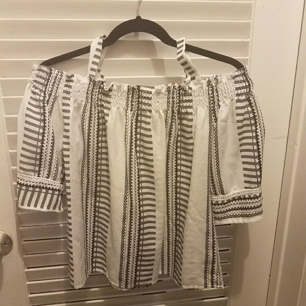 Passport over the sleeves blouse