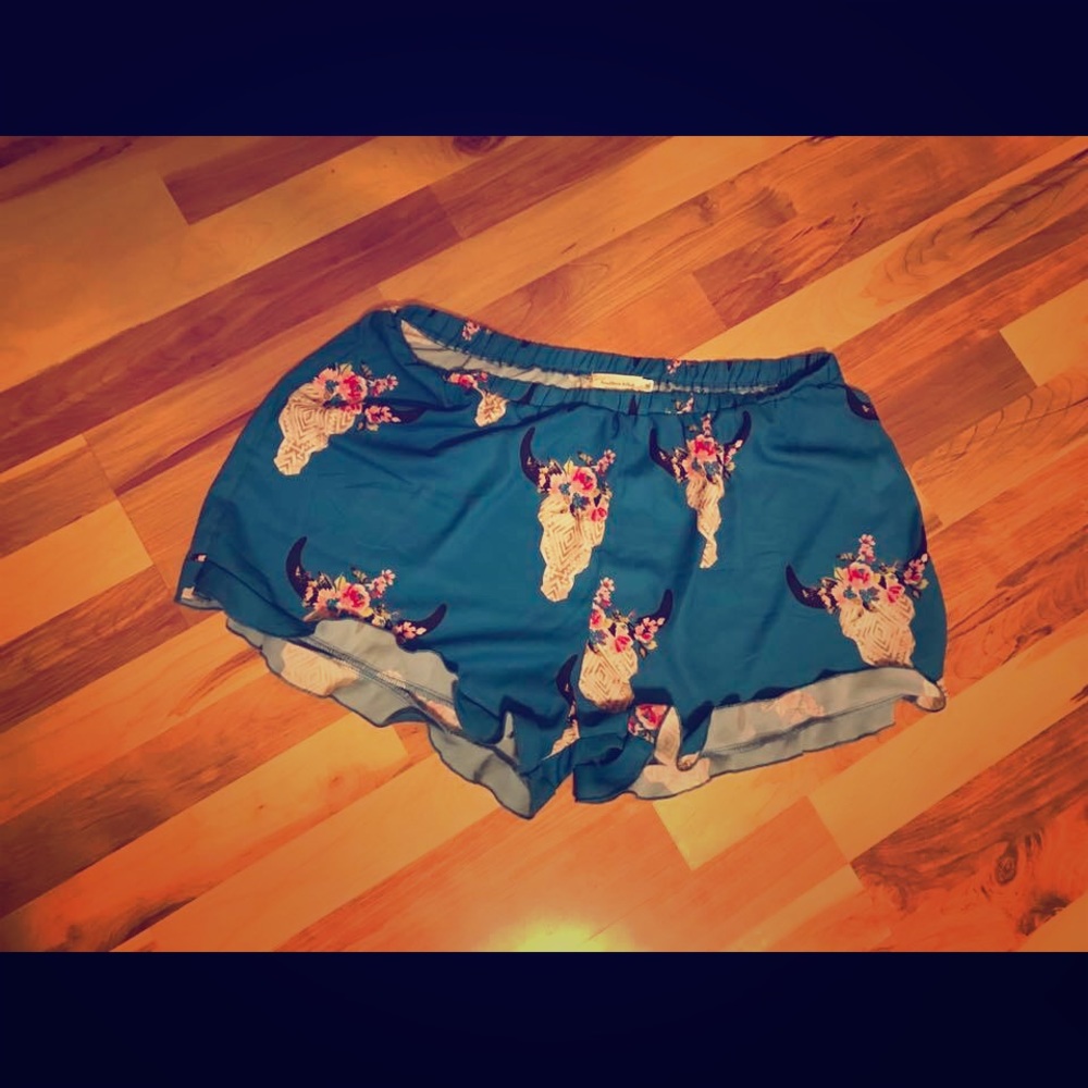Bull print shorts