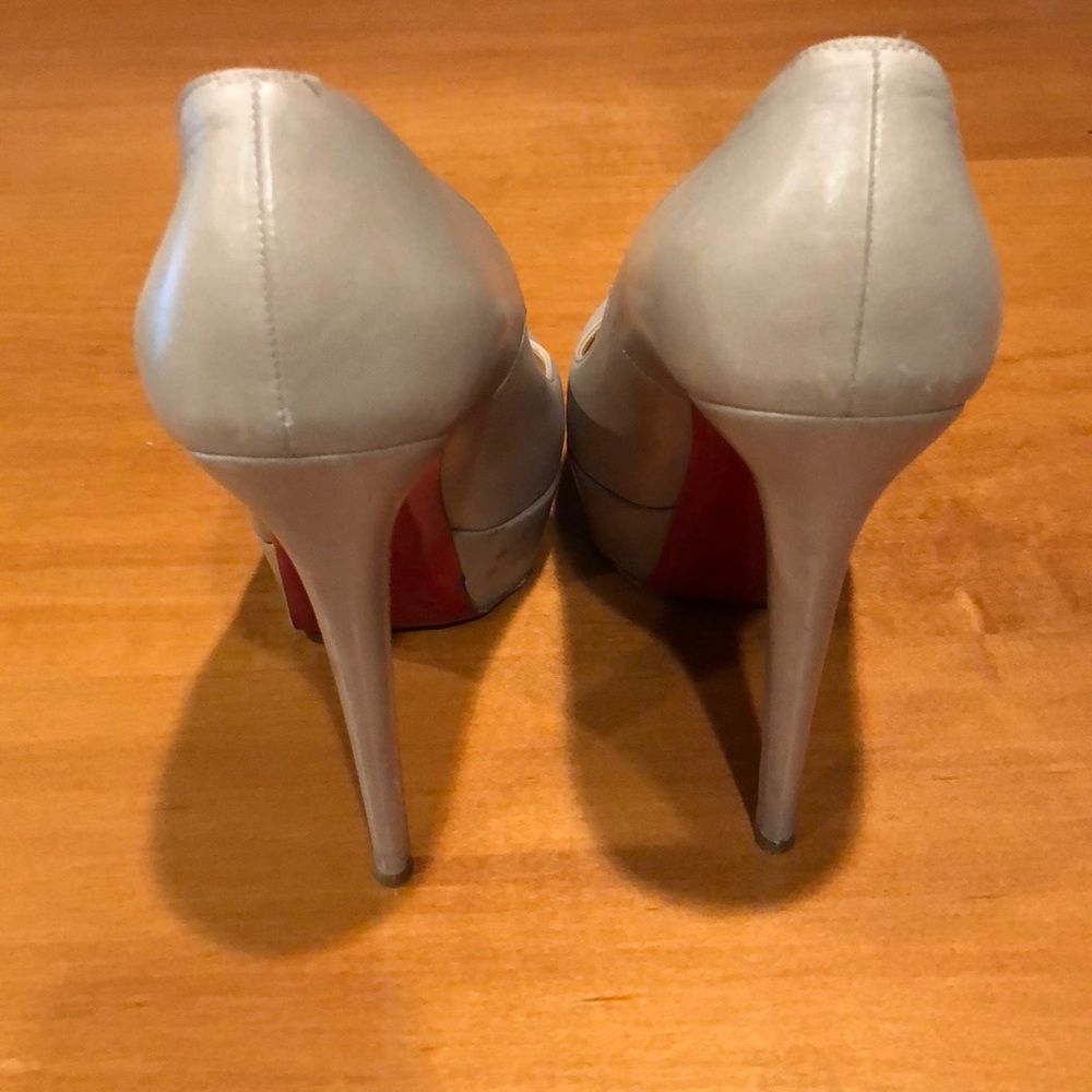Christian Louboutin Nude matte leather pumps