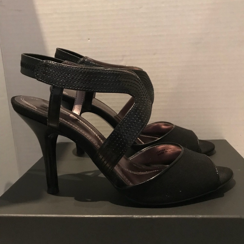 Tahari black sandal heels