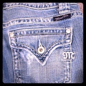 Size 28 miss me capris