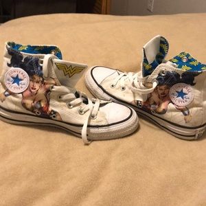 Converse high top Wonder Woman sneakers