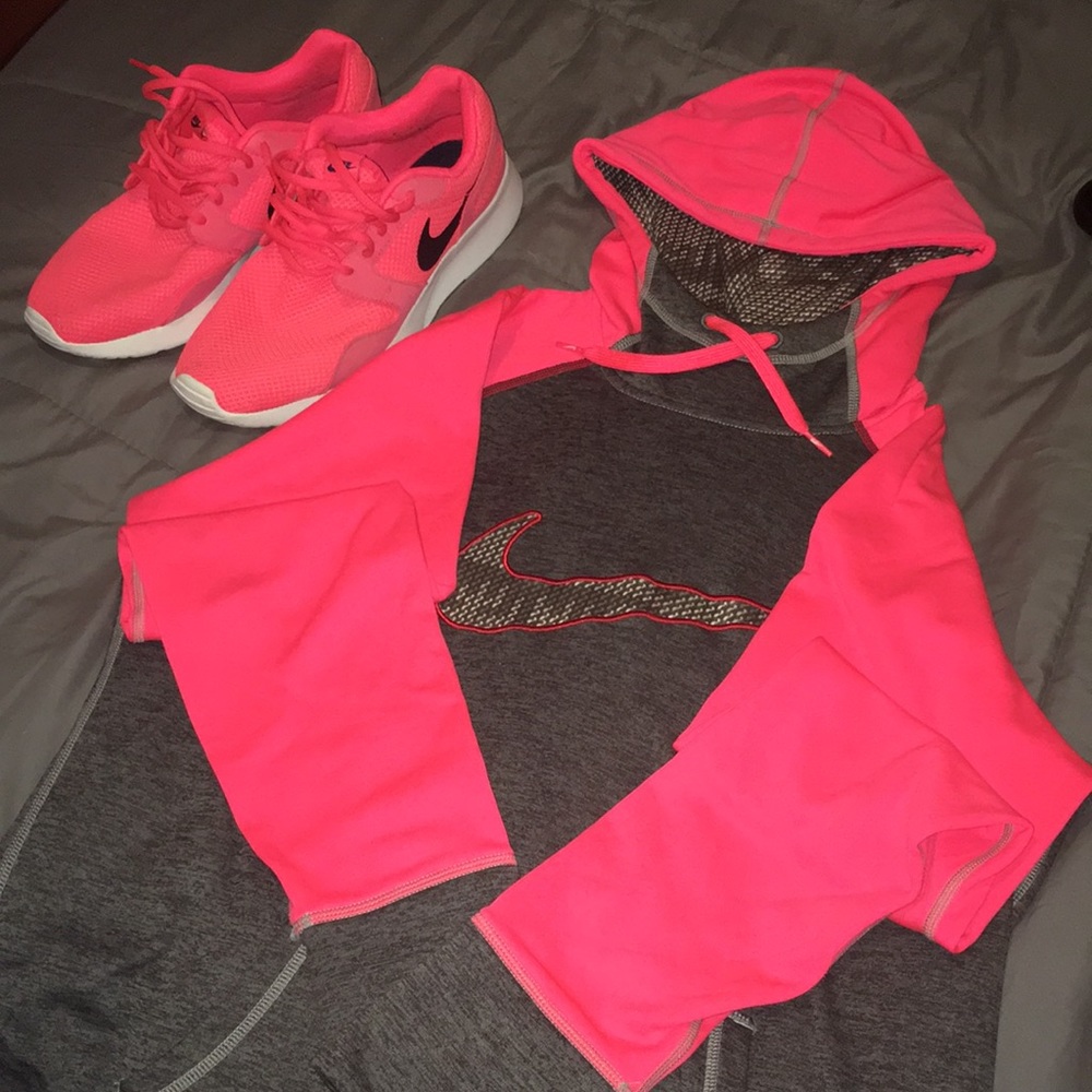 ⭐️⭐️BUNDLE DEAL ⭐️⭐️Women Nike Kaishi sneakers!