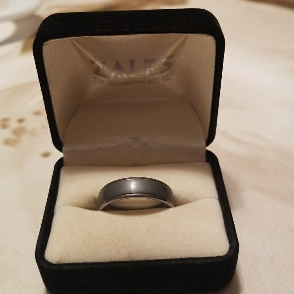 Men's tungsten band