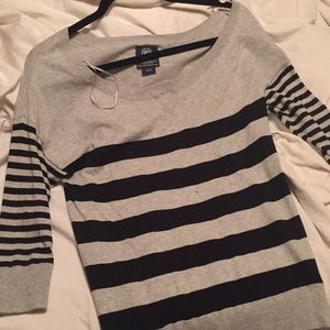 American eagle sweater medium
